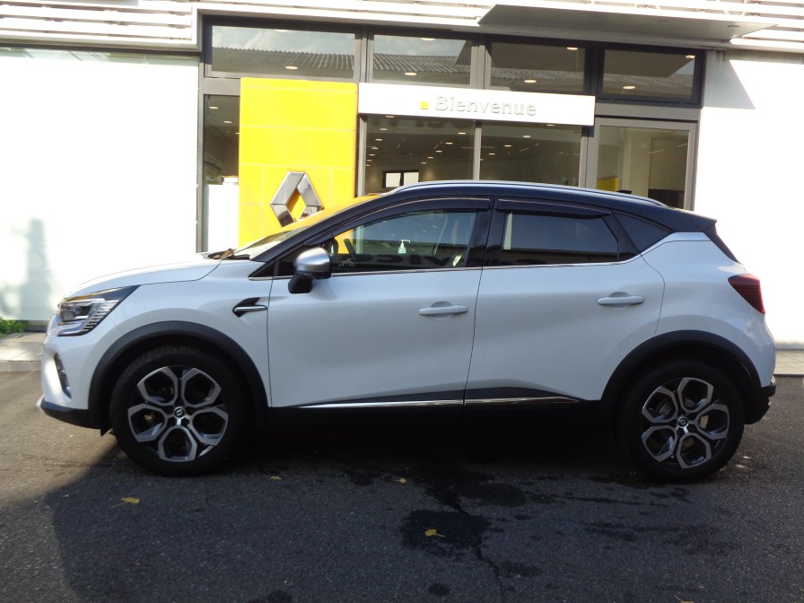 大人4人がきっちり乗れ、程よい大きさの取り回しの良いボディサイズが好評です。