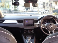 いつの時代も人間工学を積極的に取り入れてきたルノーならではのレイアウトとなっております。