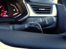 ドライバーの意志を瞬時に伝える、素早い変速が可能なパドルシフトが備わります。ベストなスタートダッシュを決める「ローンチコントロール」機能もそなわります。