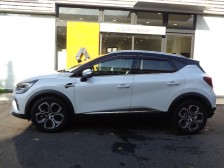 大人4人がきっちり乗れ、程よい大きさの取り回しの良いボディサイズが好評です。