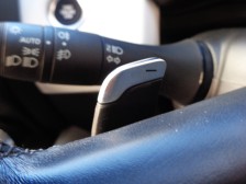 ドライバーの意志を瞬時に伝える、素早い変速が可能なパドルシフトが備わります。ベストなスタートダッシュを決める「ローンチコントロール」機能もそなわります。