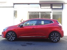 大人4人がきっちり乗れ、程よい大きさの取り回しの良いボディサイズが好評です。