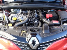 1.3L ４気筒ターボエンジンは1,600rpmから最大トルクを生み出し、市街地から高速道路まであらゆるシーンでドライビングプレジャーと余裕のある走りを提供。