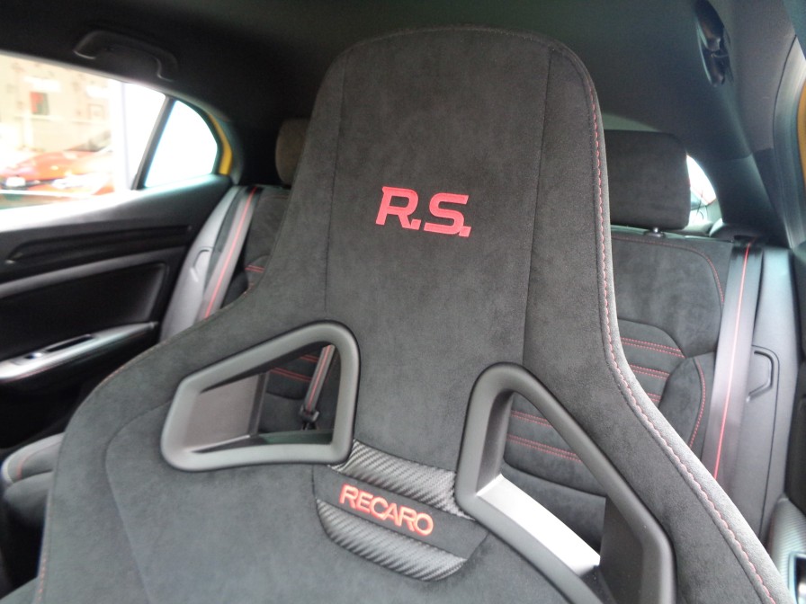 ポンコツメガーヌRSスマートローラー(直接引取限定) ルノー・スポールの名を冠した最後のモデル 限定車 メガーヌ