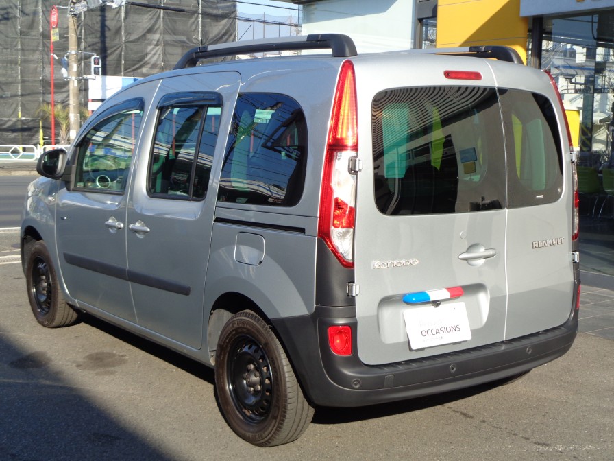 車内容積と使い勝手をとことん追求したら、この形になりました。今でもワン＆オンリーのカングーです。