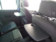 後席用テーブルは、ロングドライブで、お出かけ先で重宝します