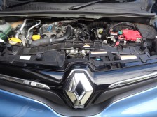 ダウンサイジング直噴ターボエンジン。最新の制御技術で低回転から最大トルクが立ち上がり、高燃費でありながらパワフルに走れます。