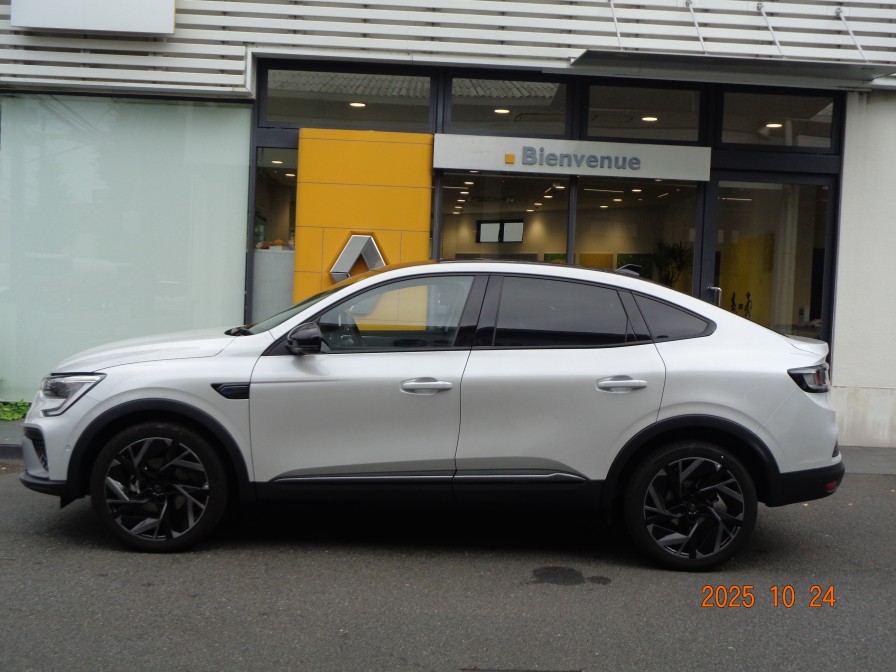 クーペSUVならではの流麗なシルエット