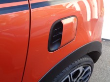 リアサイドのインテークも当初はGTだけの特別な装備でした