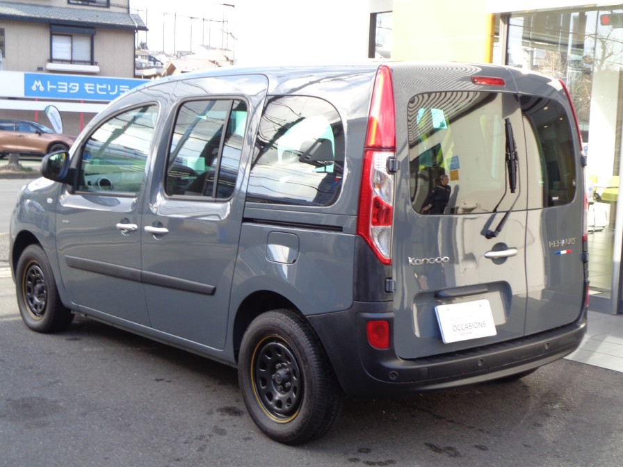 車内容積と使い勝手をとことん追求したら、この形になりました。今でもワン＆オンリーのカングーです。