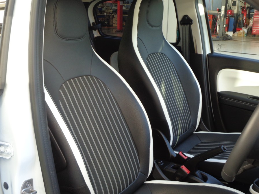 前席はヒーター内臓。これがあると冬場の快適さが格段に違います。