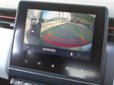 360度ビジョンは上方から自社を見降ろしたような画像を表示、駐車時の安全性がより高まります。