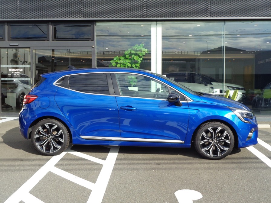 大人４人がきっちり乗れ、程よい大きさの取り回しの良いボディサイズが好評です。