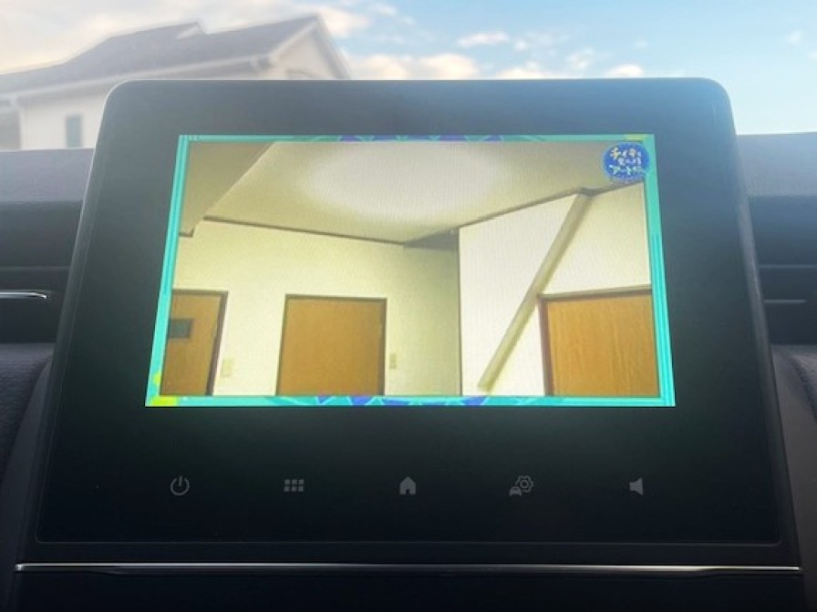 地デジチューナー内臓型、多機能メモリーナビゲーションを装備しています。