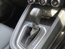 トランスミッションは、スムーズなギアチェンジ、継ぎ目のないシームレスな加速を実現。低速域では優れた柔軟性を発揮し、高効率エンジンとの組み合わせにより、燃料消費の低減にも貢献。