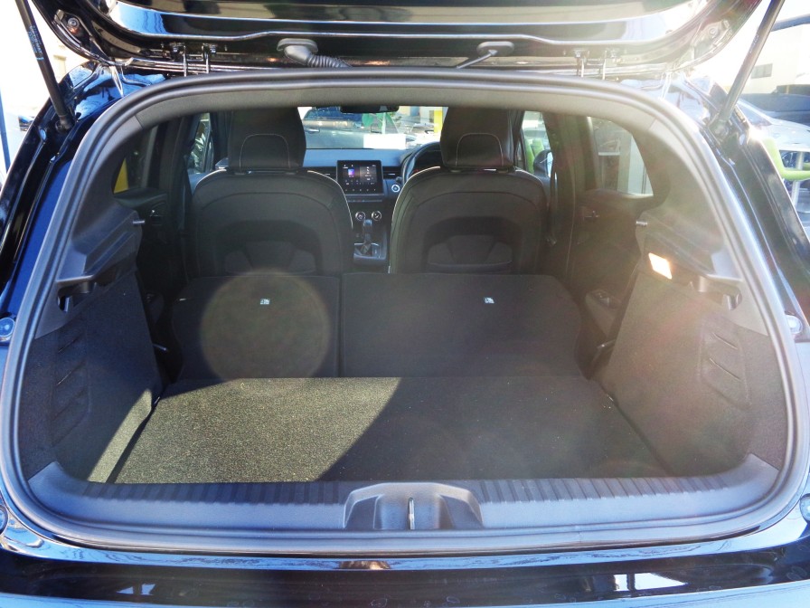 可倒式シートを倒せば、ここまで空間が広がります。