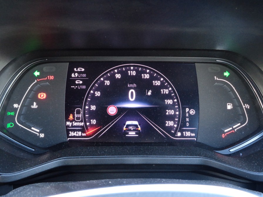 ７インチフルカラーＴＦＴメーターは、ルノーマルチセンスで設定された走行モードに応じて、表示スタイルと情報を変更可能。