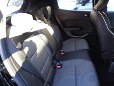 仏蘭西流おもてなし空間がここに。伝統の乗り心地の良さを十分に体感できるのが後席です。