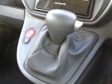 マニュアルモード付ＡＴ「6速EDC」はツインクラッチ機構によりエンジンパワーを効率よくﾀｲﾔへ伝達。滑らかでトルクの途切れないスムースな走りを実現。