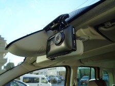 走行中に発生したアクシデントなどを、このドライブレコーダーが記録します。万が一の時の証拠資料として有効だから安心です。