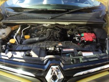 ダウンサイジング直噴ターボエンジン。最新の制御技術で低回転から最大トルクが立ち上がり、高燃費でありながらパワフルに走れます。