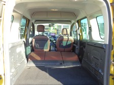 可倒式シートを倒せば、ここまで空間が広がります。