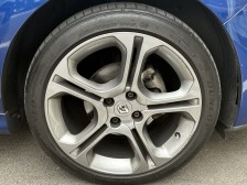 標準装着ホイール以外にも社外品のお取付もお気軽にご相談ください。