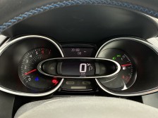 視認性ではこれに勝るものはない単一機能の2連メーター