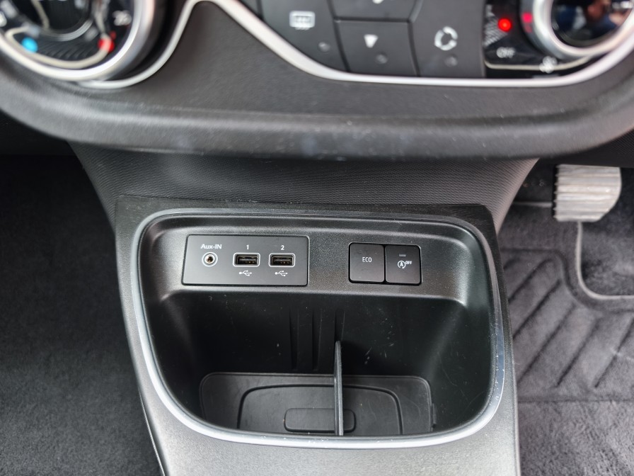 Renault Japon | ルノー名古屋東 ルノートゥインゴインテンス