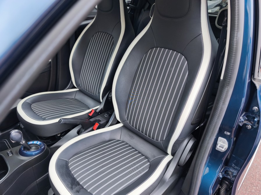 Renault Japon | ルノー名古屋東 ルノートゥインゴインテンス